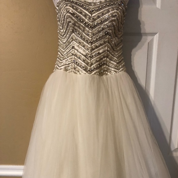 Ivory White Wedding Dress - Picture 3 of 7